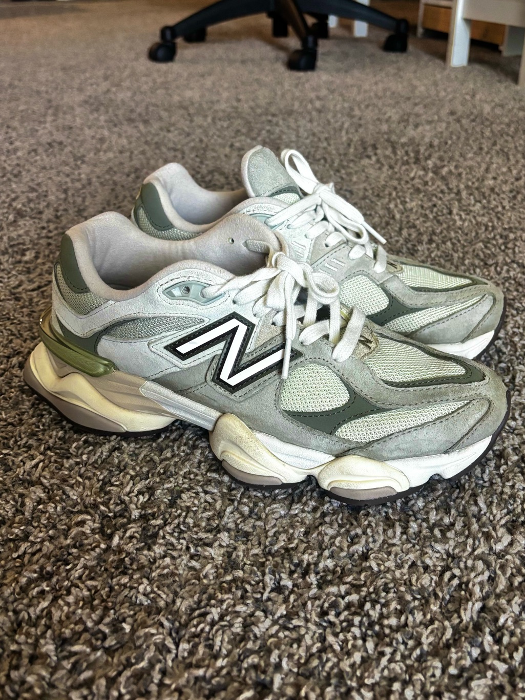 New Balance 9060 Olivine